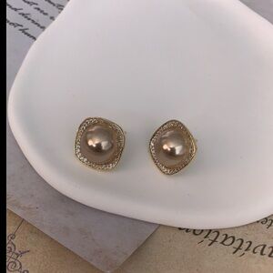 Women’s Earrings